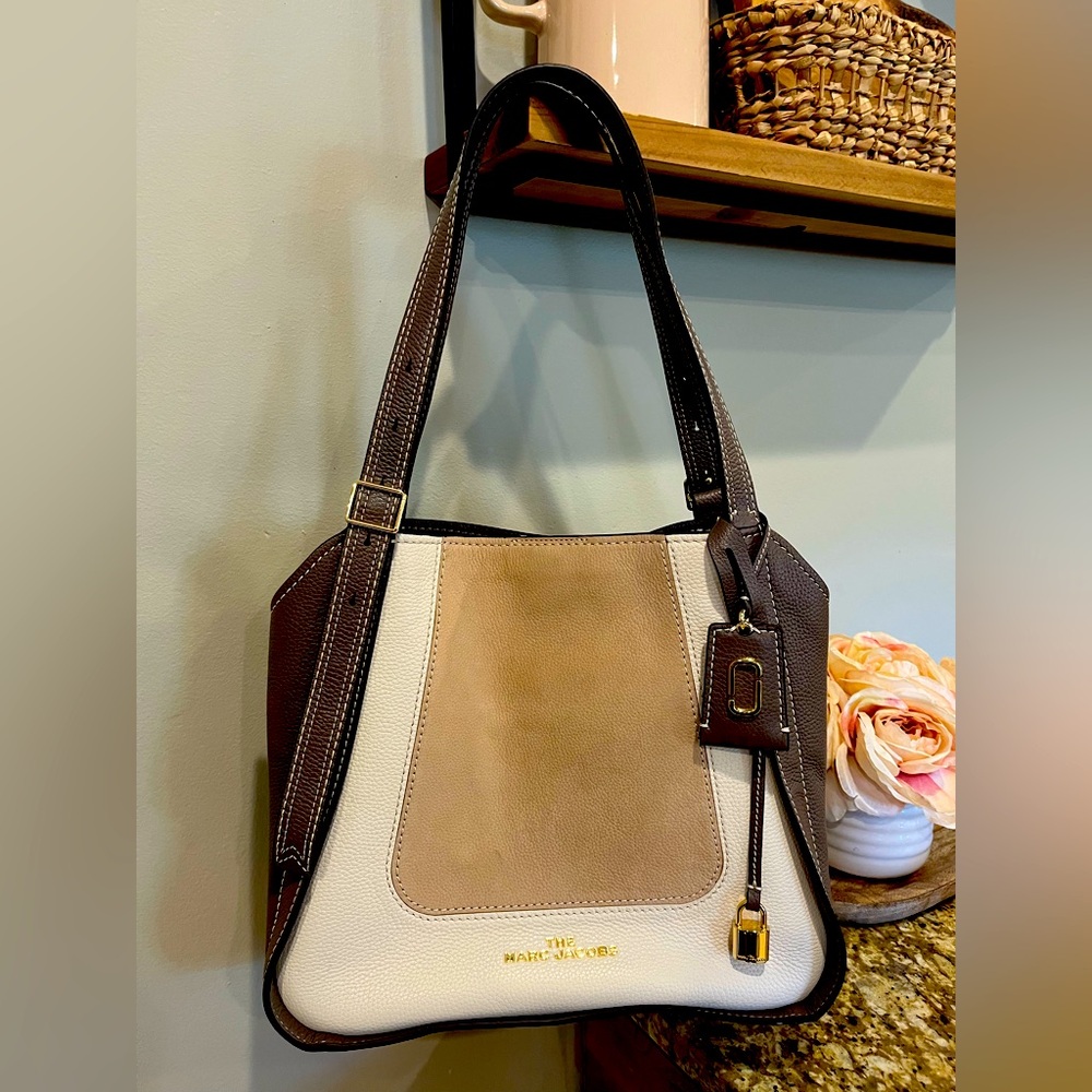 Marc Jacobs Tan and Gray Shoulder Bag with Modern Design